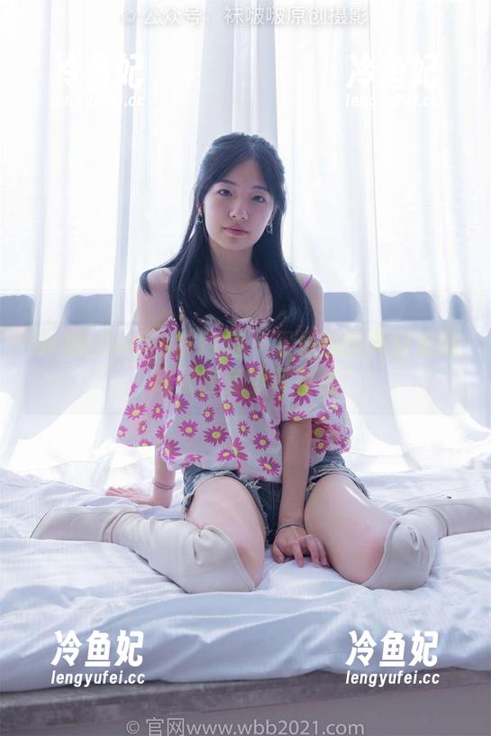 BoBoSocks袜啵啵-果果 BoBoSocks袜啵啵 - 果果的高跟鞋妩媚,记录在免费写真里!