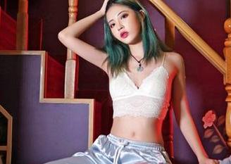 Feilin嗲囡囡 - 原图分享：看夏小秋秋秋如何把厨房变成T台秀