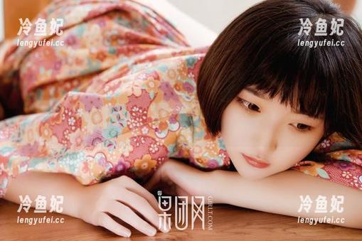 GIRLT果团网-小九九 GIRLT果团网 - 小九九眼镜与私拍套图:一种不一样的‘看’法!