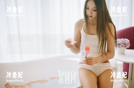 GIRLT果团网-酸酱兔 GIRLT果团网 - 图片没毛病,酸酱兔的眼镜资源就在那里,让我多看几眼。