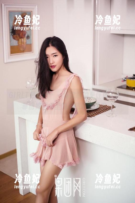 GIRLT果团网-龚玥菲 GIRLT果团网 - 一场定制的烹饪秀,龚玥菲厨娘图集里的灵感喷薄而出。