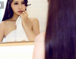 IMiss爱蜜社 - 莉娜lena的私拍日常：丝袜秘书的新任务竟然是……找咖啡？