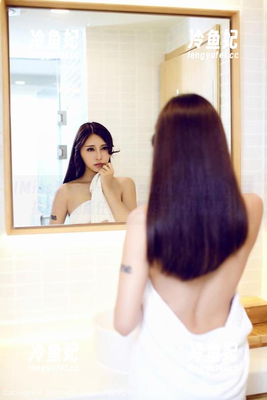 IMiss爱蜜社-莉娜lena IMiss爱蜜社 - 莉娜lena的私拍日常:丝袜秘书的新任务竟然是……找咖啡?