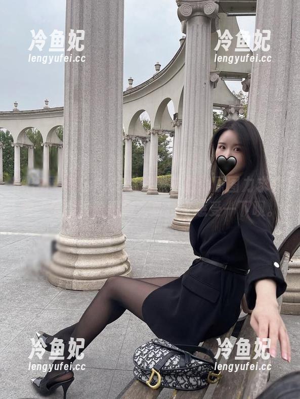 微密圈 - July芝岚的黑与白：原图力求真实，全套没啥遮掩，直接来感受一下呗。
