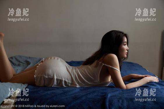MiiTao蜜桃社-梦乃Mandy MiiTao蜜桃社 - 不怕暗沉,只怕耳朵不翘!最新兔女郎写真里的梦乃Mandy肆意撒娇中…