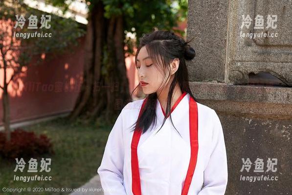 MiiTao蜜桃社-米琪MIKI MiiTao蜜桃社 - 扫一扫,米琪MIKI的原图和精选,这组姐姐图我选哪张呢?