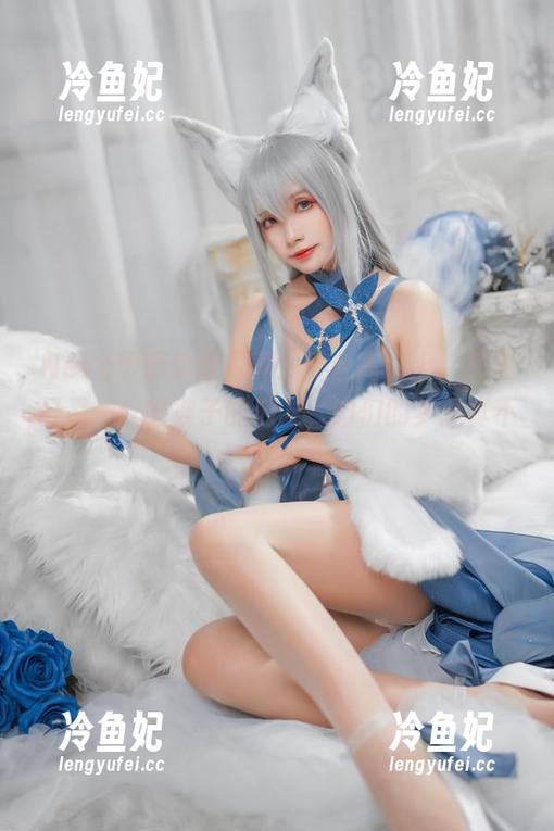 Neko薇薇 Neko薇薇最新写真:天台高大上,其实只是一块晒被子的地方,咱们的梦想真不值钱。