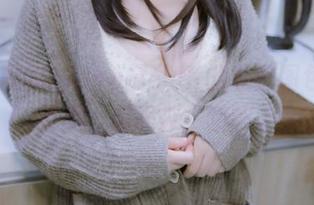 细细品味Nyako喵子JK的私房图包，那姿势，那眼神，啧啧。
