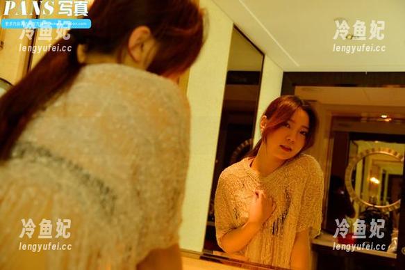 PANS - 小甜甜的白色写真，你能忍得住不多看几遍吗？