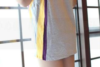 私拍小心机，ROSI的制服美图让人眼前一亮