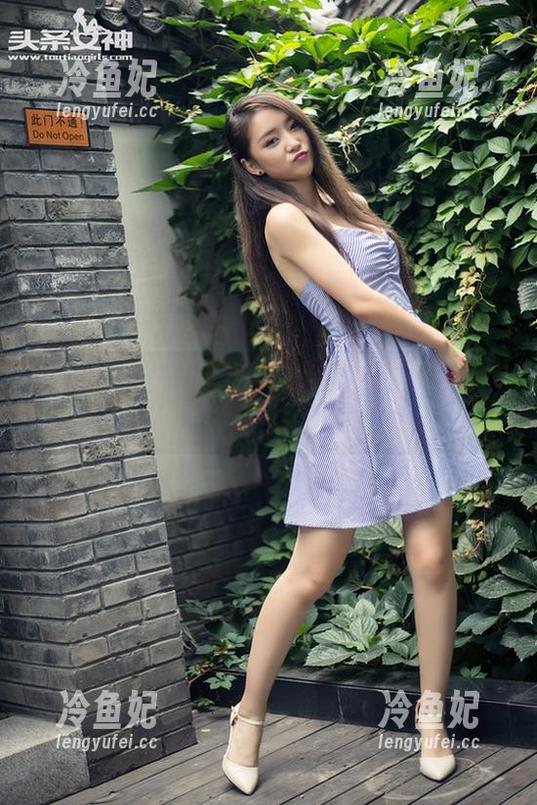TouTiao头条女神-杨漫妮 TouTiao头条女神 - 杨漫妮自拍:网盘里的‘我’可能比现实更帅!