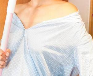 UGirls尤果网 - 私拍就该是这种味道：芊小童与她的黑丝图包，心都要飞走了