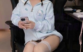Xiuren秀人网 - 居家趣事多！大美妞儿原图每日更新，我的沙发又开始闹情绪了…