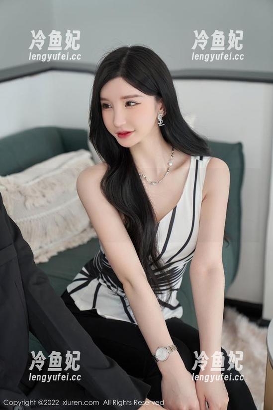 Xiuren秀人网 - 当宝宝甜遇上夏日，最新写真集出炉，完了我这糖分摄入都超标了！