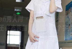 Xiuren秀人网 - 全套写真：张庭蓉以女王姿态告别“普通”几个字！