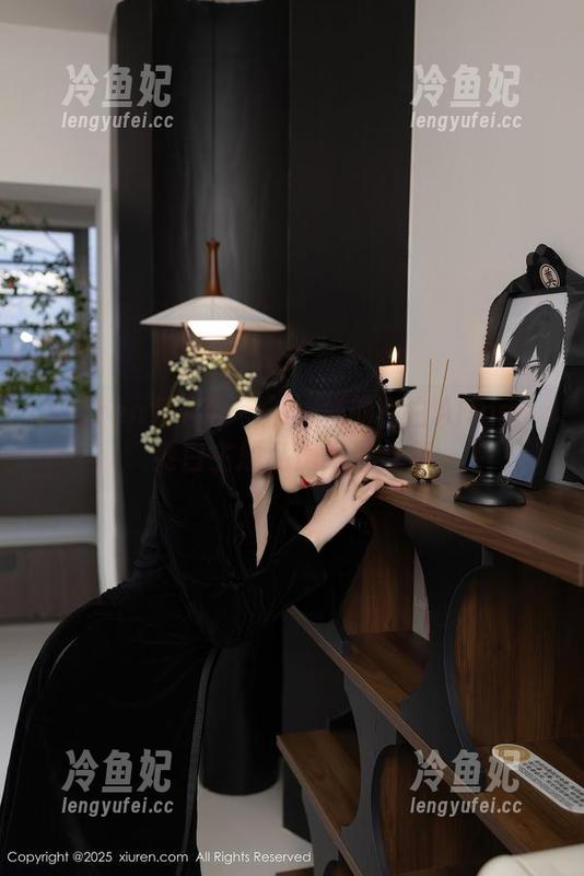Xiuren秀人网-白白Alina Xiuren秀人网 - 不一样的白白Alina:纯白主题私房纪录合集