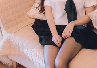 有谁能拒绝usejan蓝蓝的连体衣？合集里的每一帧都假装让我不想说话。