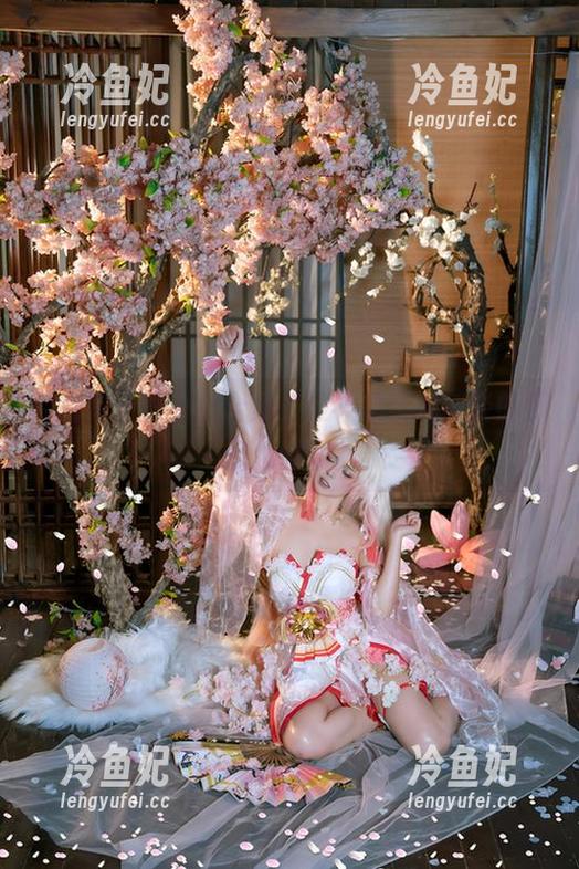 七月喵子的少女合集，谁不想重温年轻的那点儿事呢？