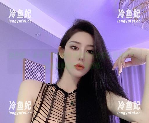 不爱笑的赛琳 微密圈 - 分享不爱笑的赛琳的蓝色连体比基尼合集,就当是她的清凉暑假吧。