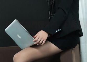 丽柜 - 司琪私拍校园套图，好像所有男生都没看眼书