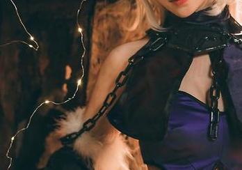 在线追踪九曲Jean：连体衣和那些不可思议的姿势…