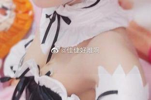 朋克风与夏日的高清相遇，佳佳好难啊在分享中的颠覆想象。