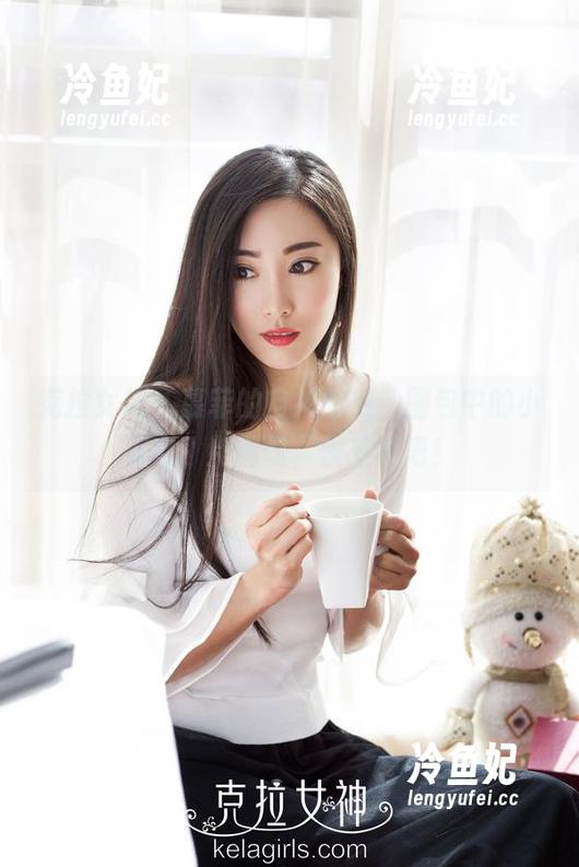 克拉女神-慕菲 克拉女神 - 慕菲的自拍时刻,图包中的小秘密,别羞愧,快来看吧!