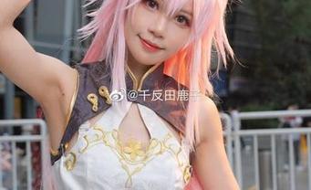 千反田鹿子美腿作品，高清细节让你不敢眨眼