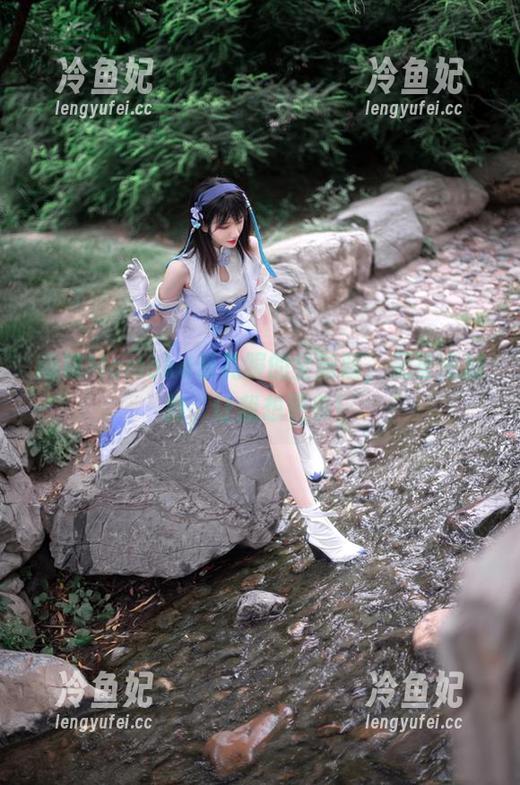 南桃Momoko爱礼服的全新版，无圣光加持，让我想更多！