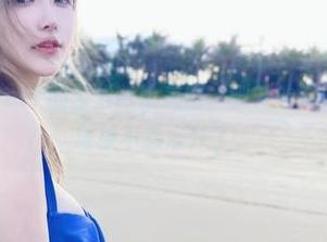 看啾小妍Deer的金发芭比美图，刚开始我以为还好，结果不想点开了。