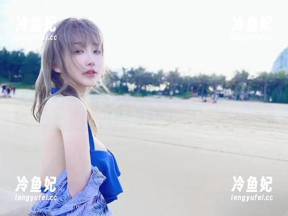 看啾小妍Deer的金发芭比美图，刚开始我以为还好，结果不想点开了。