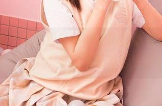 嗲囡囡 - 程慧娴Phoebe的最新合集，白色似乎包裹了所有，连思绪都变得轻了。