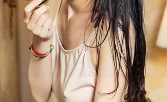 头条女神 - 郭美美的浴缸套图，这下水都不想喝了