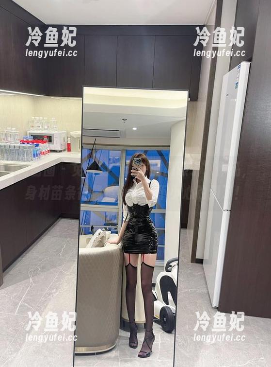 奔跑的晶骡子 微密圈 - 免费的“奔跑的晶骡子”作品,身材苗条得像条小鱼,不小心钓到了!