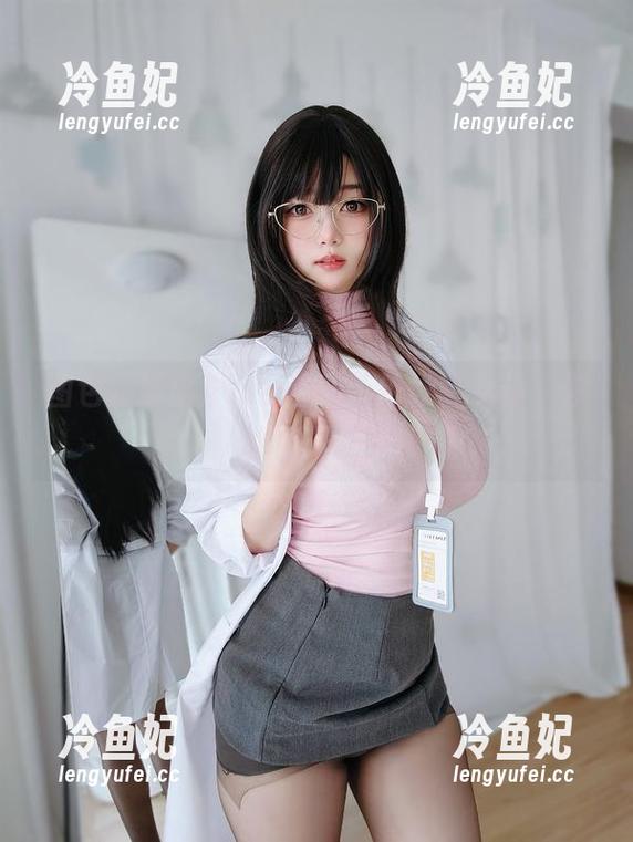 图包新鲜出炉，女主K蓝色泳装女仆，你敢点开吗？