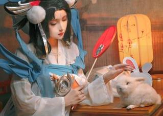 哦，奶狮不咬人这白色定制，果然是要人命的作品，真服了。