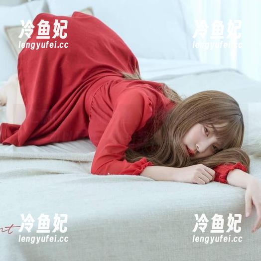姜仁卿(강인경)的白丝，点开原图的那一瞬，可以算作一种自我“交付”吗？