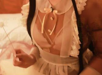 嫣嫣子在“痴-修女”中的原图，有那么点儿不安的懵懂，恍若步入了某个禁忌的领域。