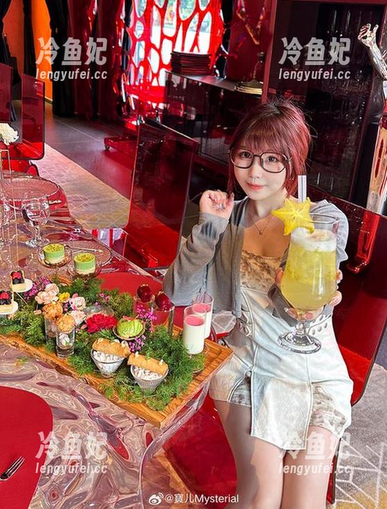 私拍好手宝儿mysterial，带着镜头去旅闯天涯