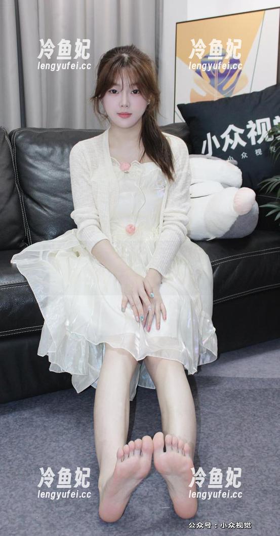 小众视觉-米拉 小众视觉 - 最新图库:米拉秘书妆,轻松驾驭职场与休闲的边界