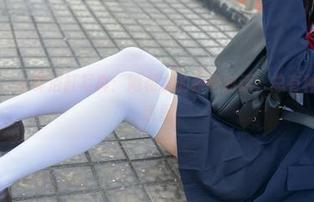 少女秩序 - 小葵浴缸写真：她和水的亲密对话，总有种说不出的意思