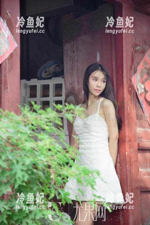 尤果网-谭晓彤 尤果网 - 更新来袭,谭晓彤的裤里丝写真,完全是套路,没法反抗。
