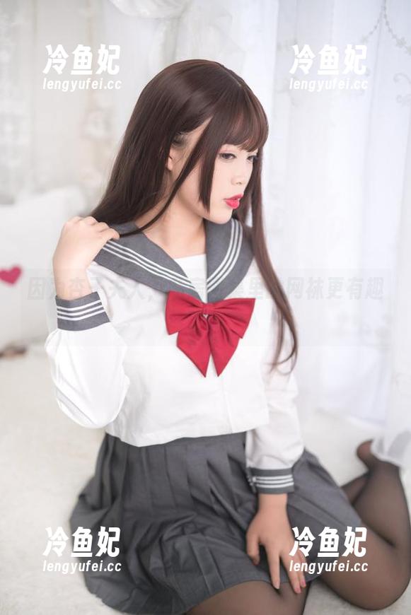 因为杏子夫人，私房图集里的网袜更有趣了些