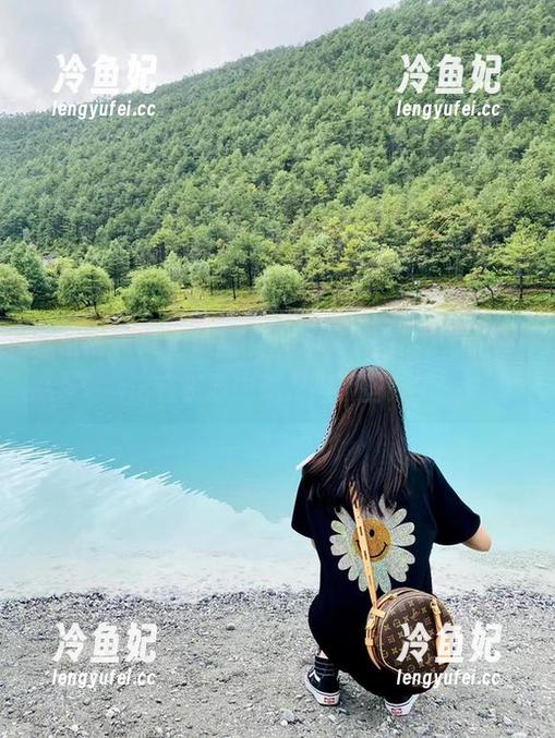 林子喵Lynne 微密圈 - 戴上想象的“眼镜”,林子喵Lynne在资源中流露出了些啥?
