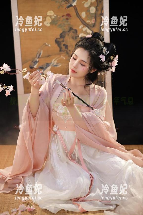 桃暖酱 校服写真,由桃暖酱演绎的那股少年气息真可畏