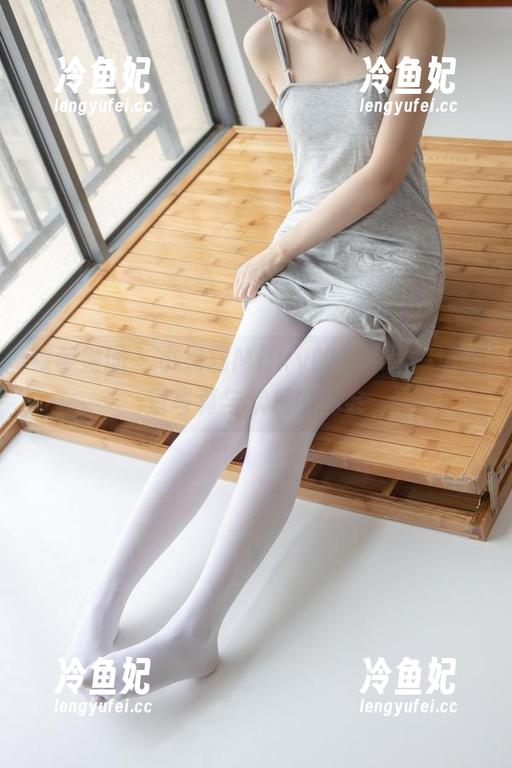 森萝财团 - 小奶糕Milky的妹妹：一场高清写真与欢乐的约会