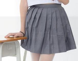 看，森萝财团又来了，白丝少女的写真，这构图师真有一手！