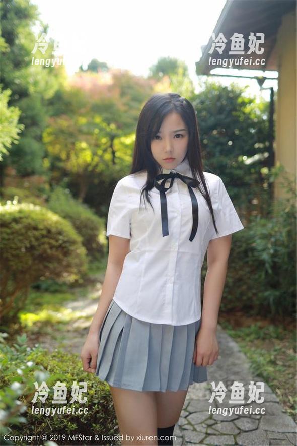 模范学院-露露Andrea 模范学院 - 关闭“认真模式”,进入露露Andrea泳衣写真全集:这才是度假的正确打开方式!