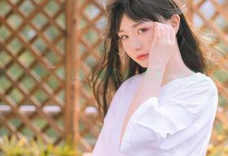 爆机少女喵小吉的兔女郎写真，形象比真实可爱多了