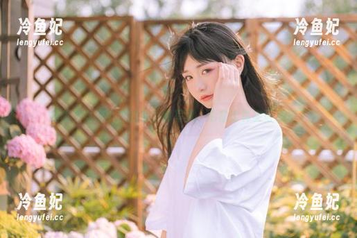 爆机少女喵小吉的兔女郎写真，形象比真实可爱多了